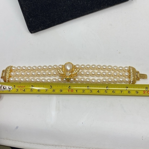 Joan Rivers Collection Triple Strand Faux Pearl Bee Bracelet Rhinestone - Picture 15 of 16